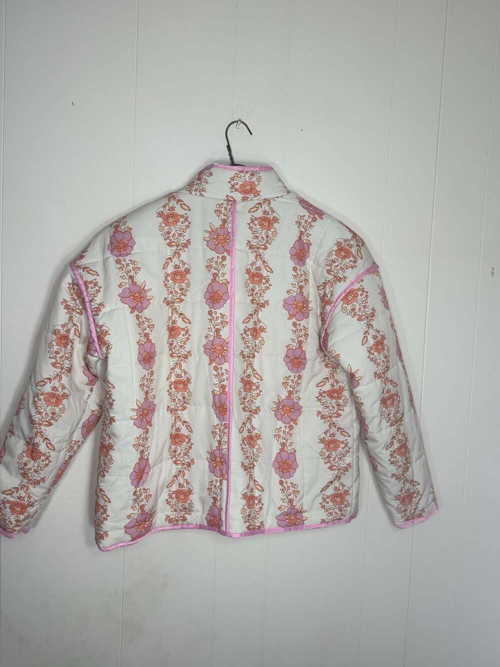 Women's Floral Print Quilted Lightweight Open Front Jacket with Pockets - Picture 6 of 6